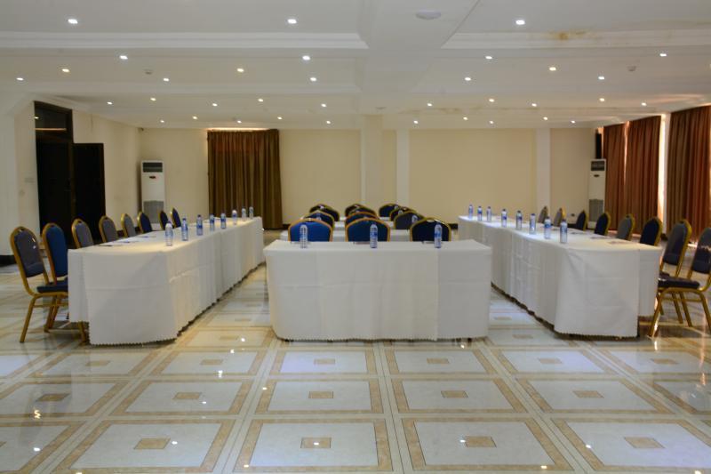 Ampomaah Hotel Accra Luaran gambar