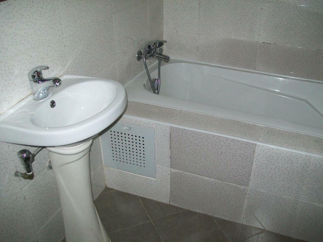 Ampomaah Hotel Accra Luaran gambar