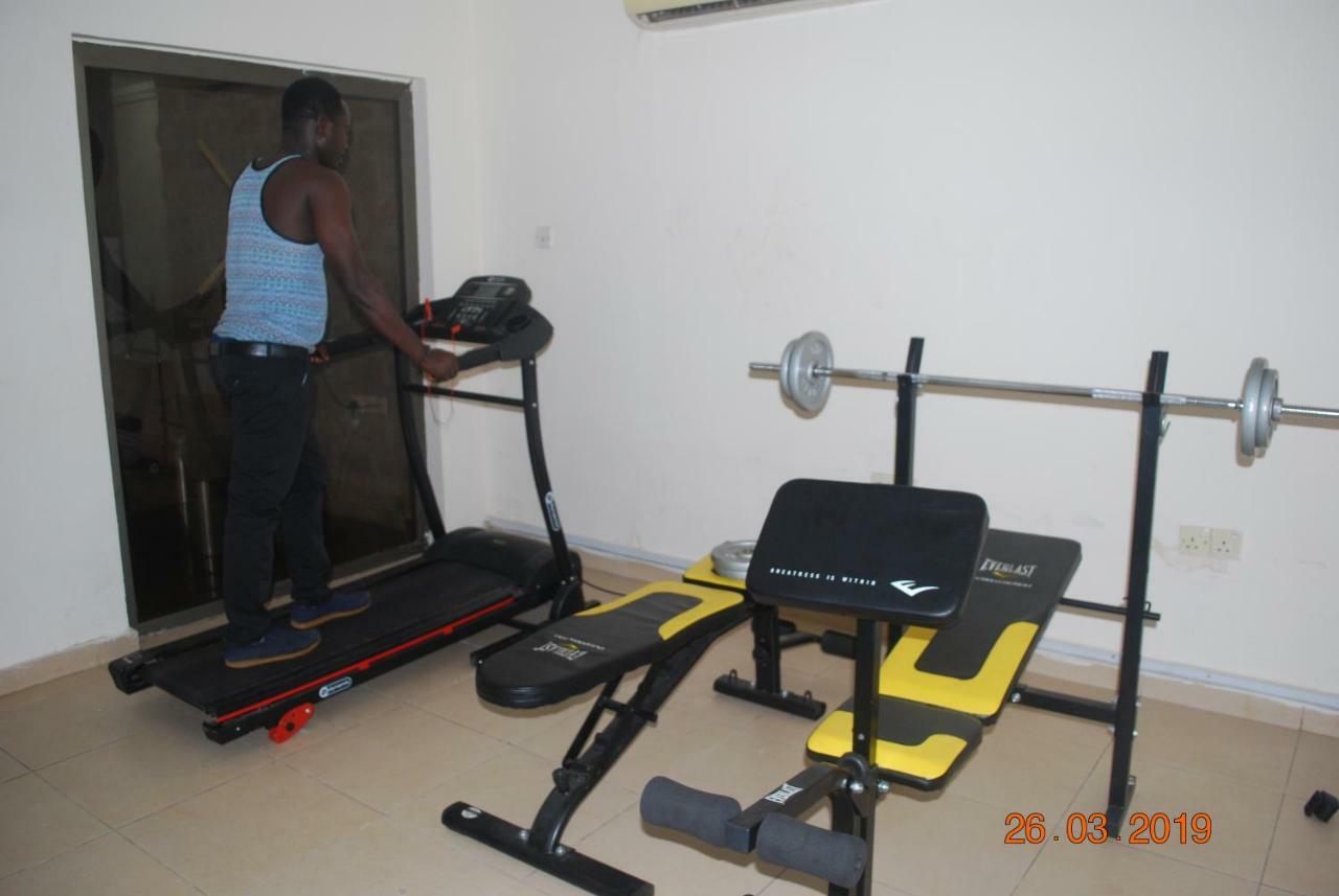 Ampomaah Hotel Accra Luaran gambar