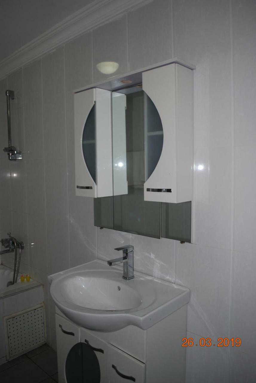 Ampomaah Hotel Accra Luaran gambar