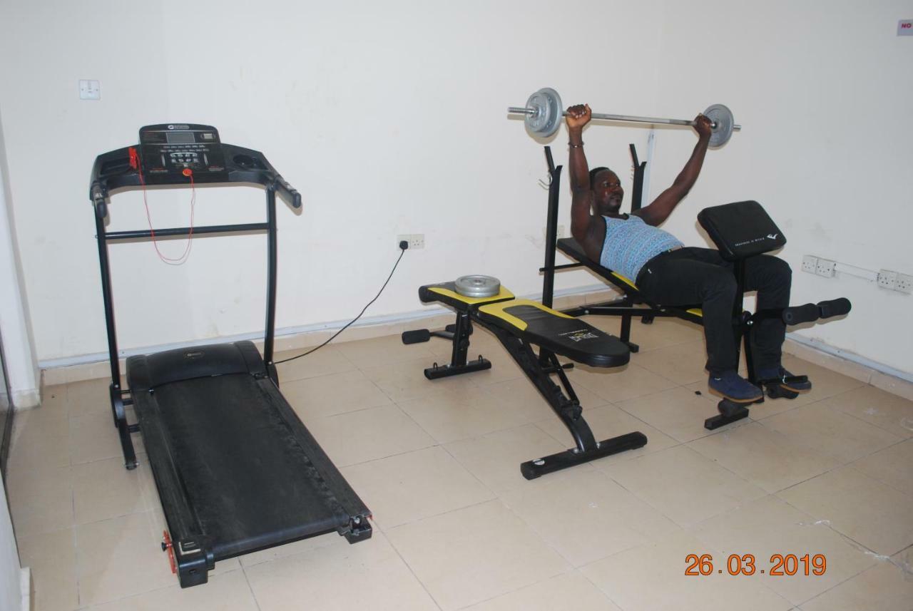 Ampomaah Hotel Accra Luaran gambar