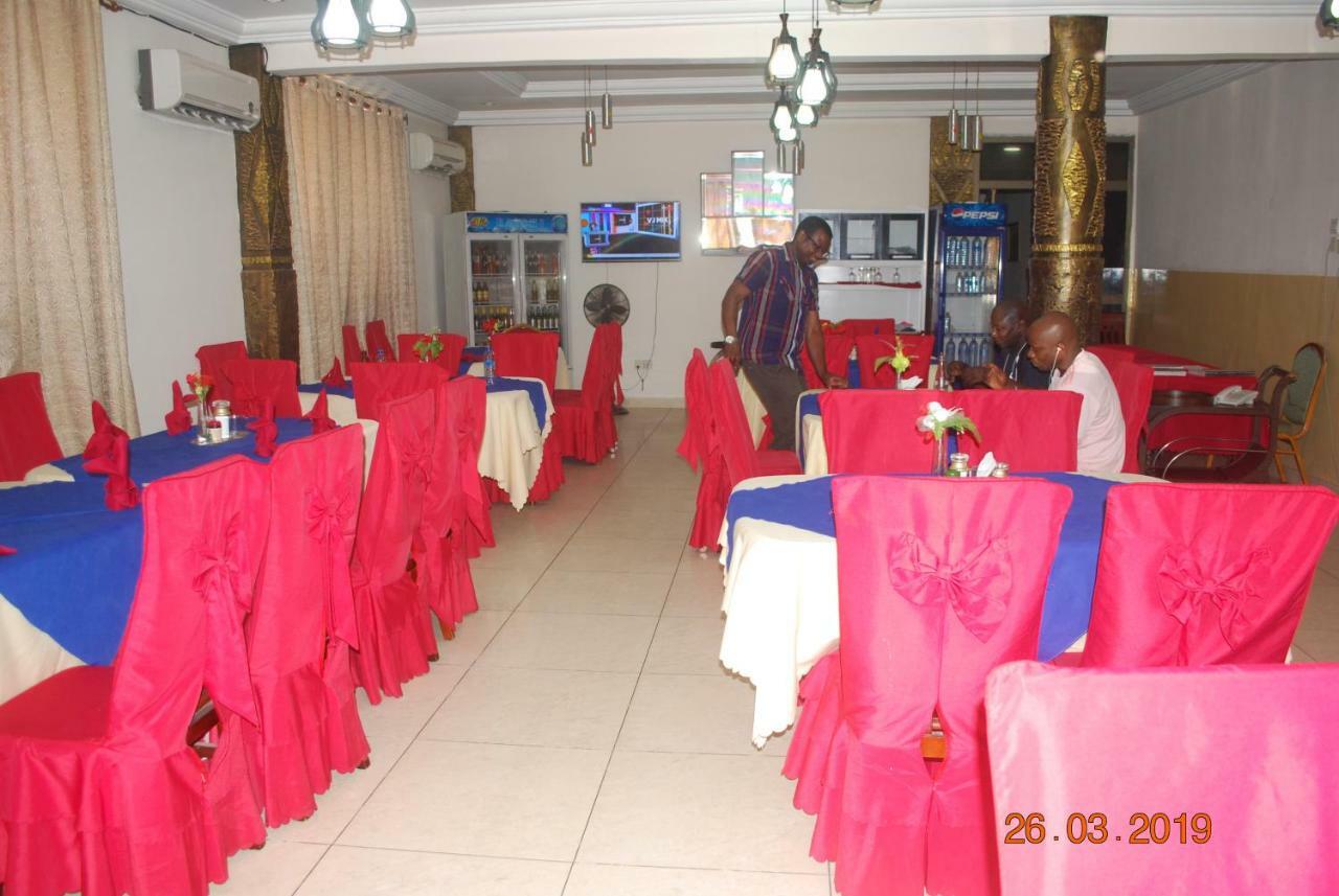 Ampomaah Hotel Accra Luaran gambar