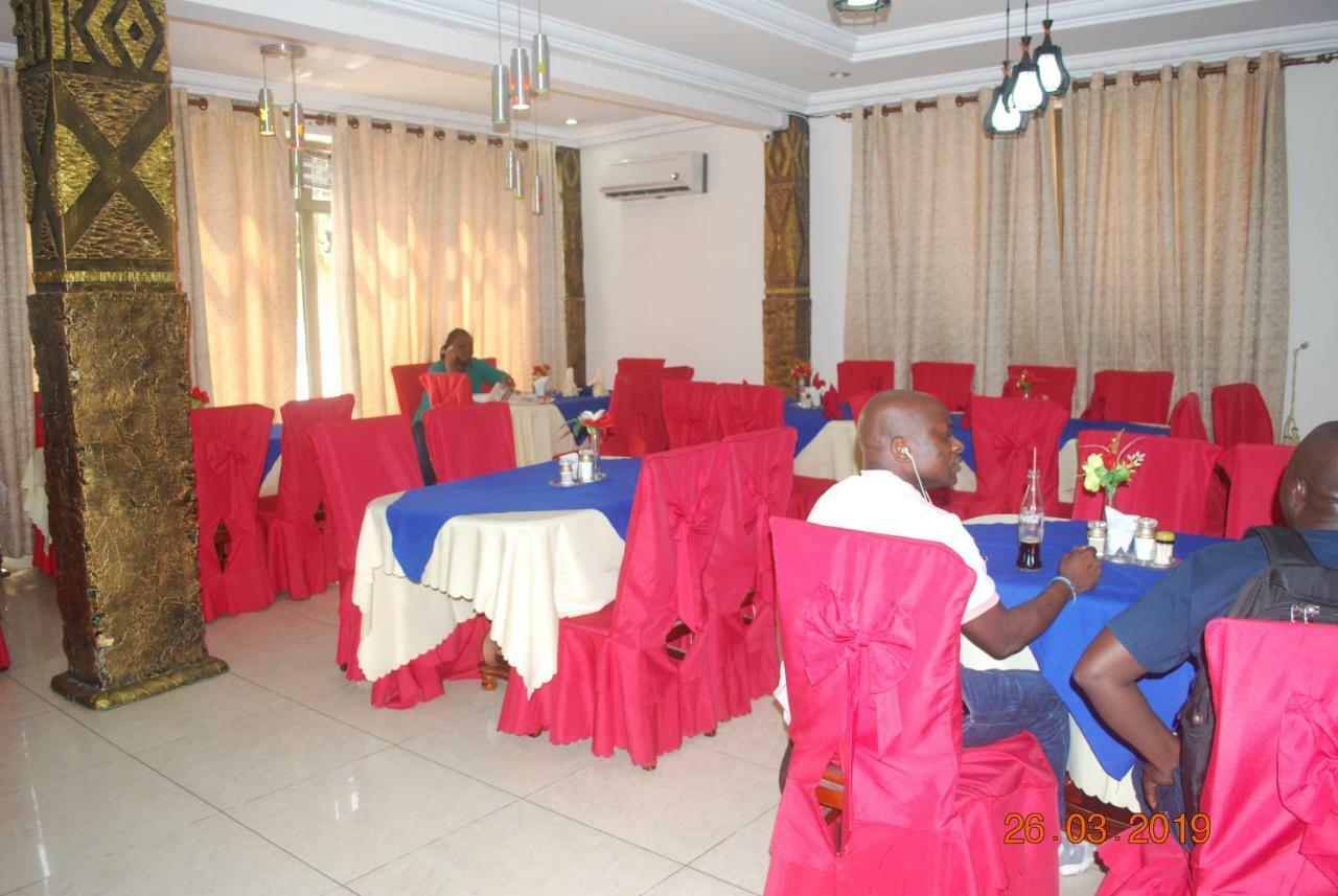 Ampomaah Hotel Accra Luaran gambar
